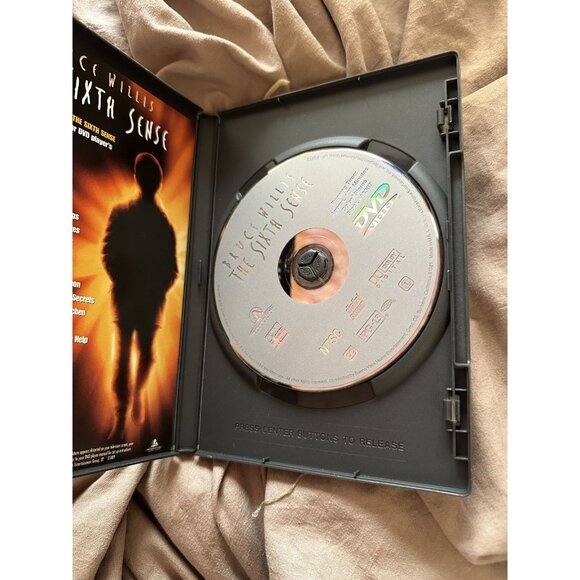 The Sixth Sense (Collector's Edition Series) - DVD - VERY GOOD - Picture 2 of 2